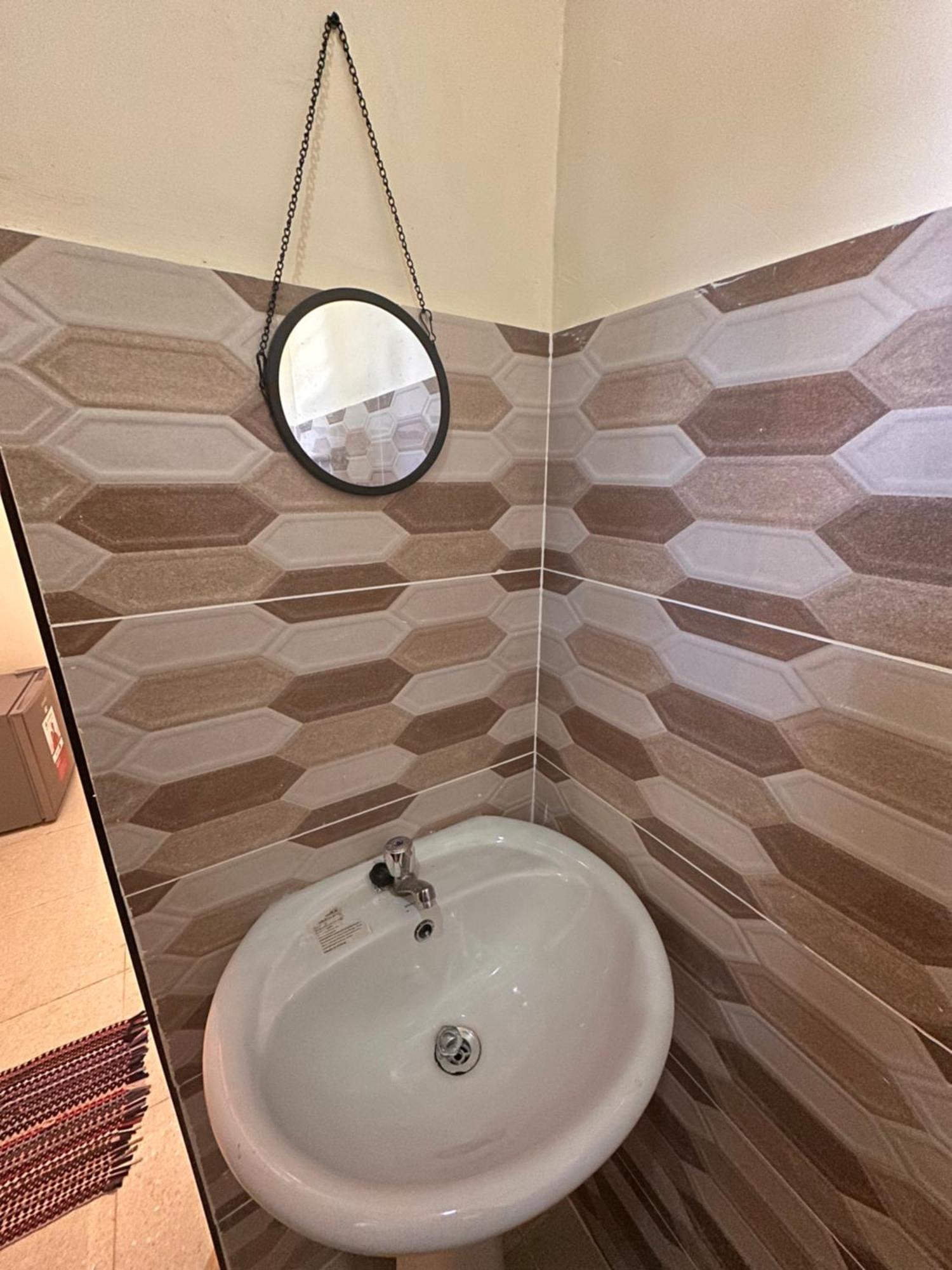 Cris & Mar Homestay Burgos  Екстериор снимка