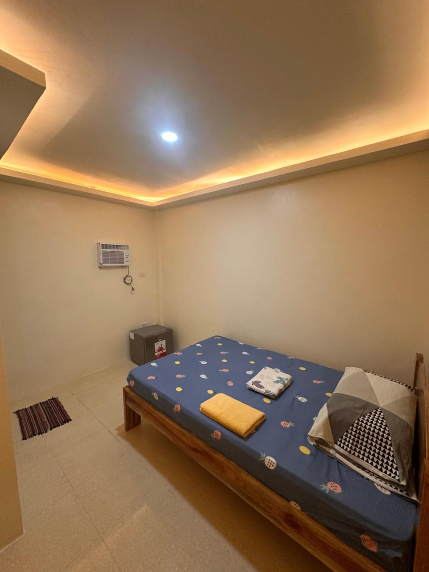 Cris & Mar Homestay Burgos  Екстериор снимка