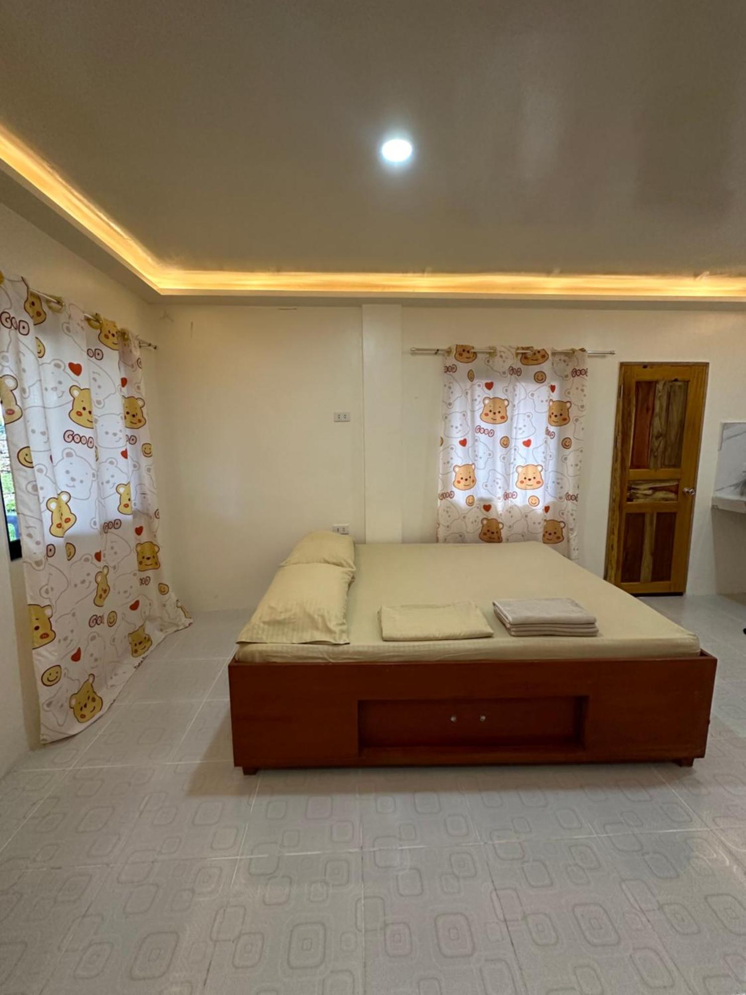 Cris & Mar Homestay Burgos  Екстериор снимка