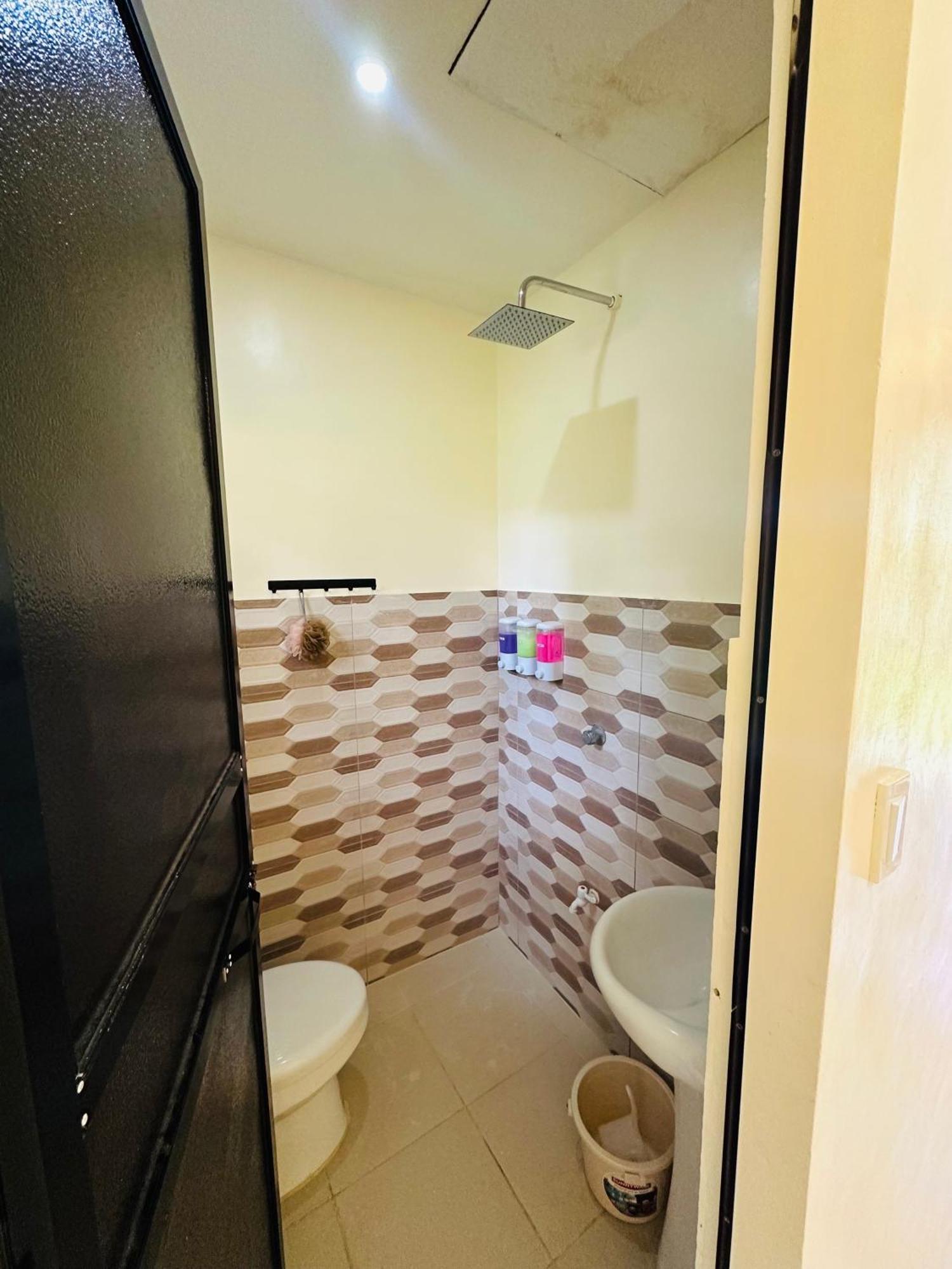Cris & Mar Homestay Burgos  Екстериор снимка